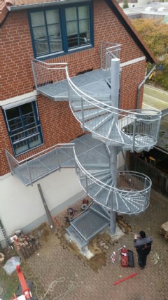 Spindeltreppe mit Austrittspodest